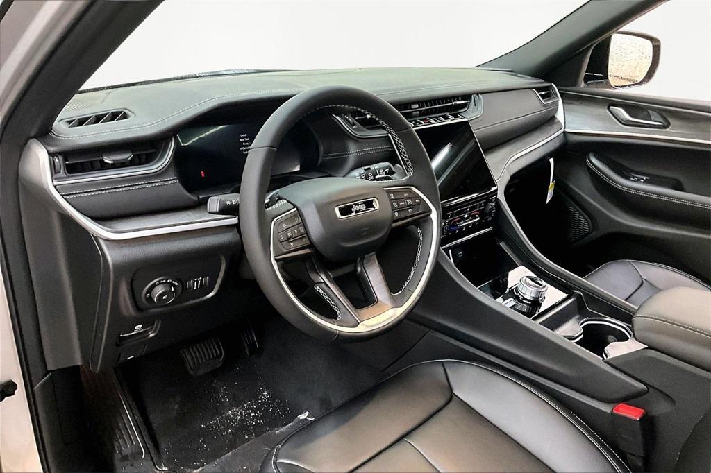 new 2025 Jeep Grand Cherokee car, priced at $49,730