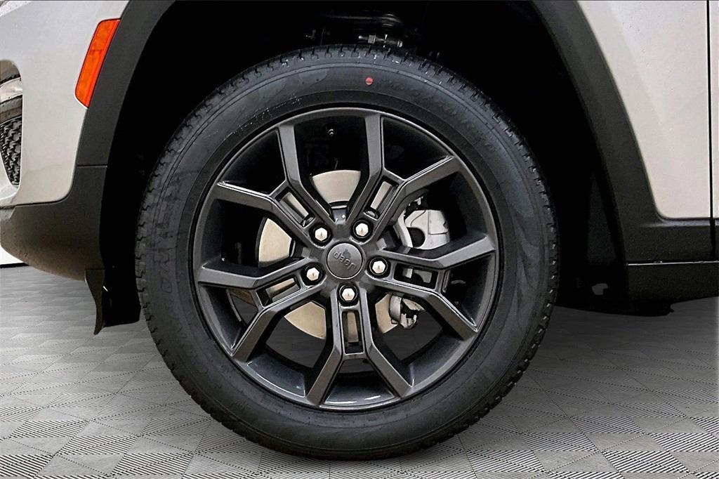 new 2025 Jeep Grand Cherokee car, priced at $49,730