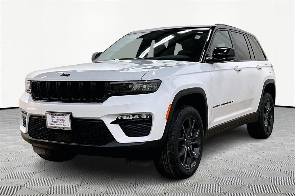 new 2025 Jeep Grand Cherokee car, priced at $49,194
