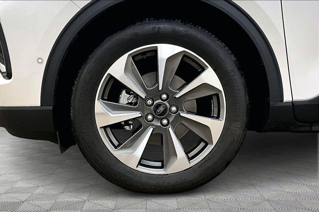 used 2023 Ford Escape car, priced at $29,900