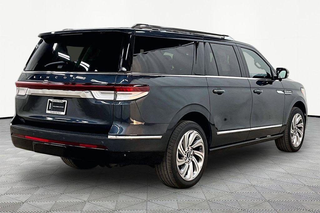 used 2022 Lincoln Navigator L car, priced at $43,900