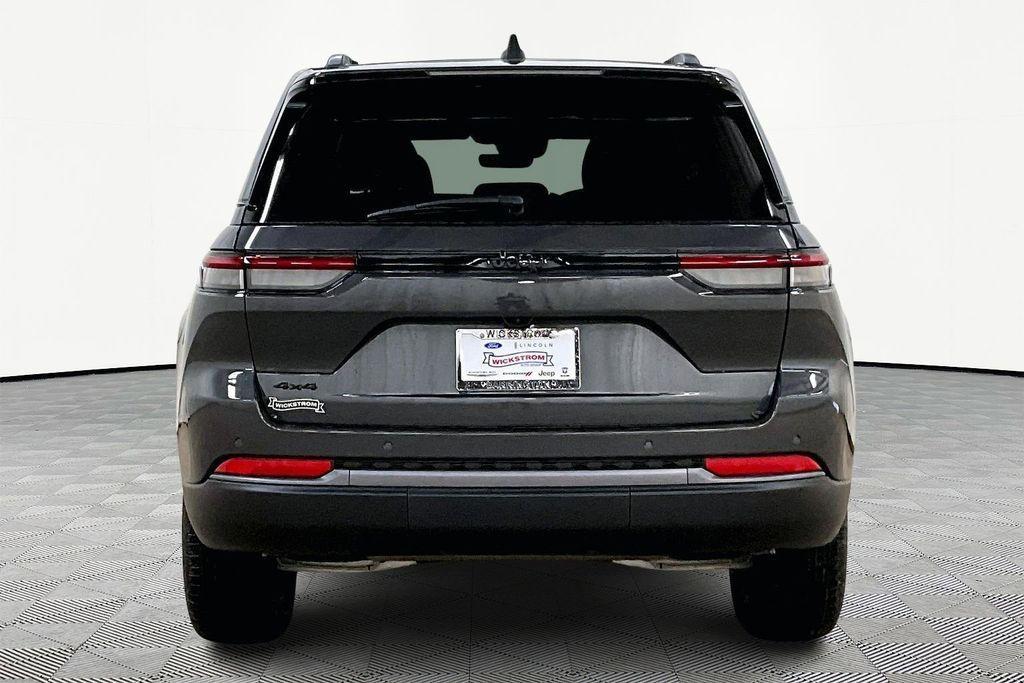 new 2026 Jeep Grand Cherokee car, priced at $44,525
