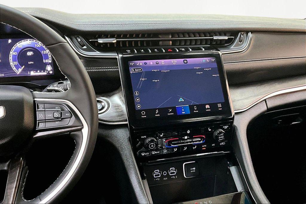 used 2023 Jeep Grand Cherokee car, priced at $34,900
