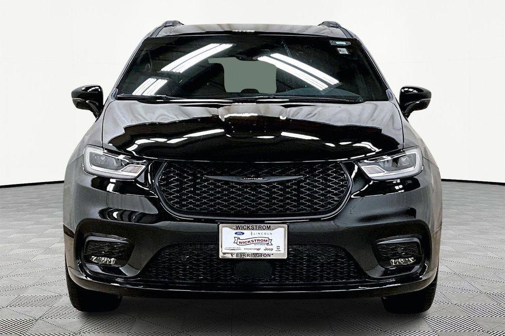 new 2026 Chrysler Pacifica car, priced at $46,975