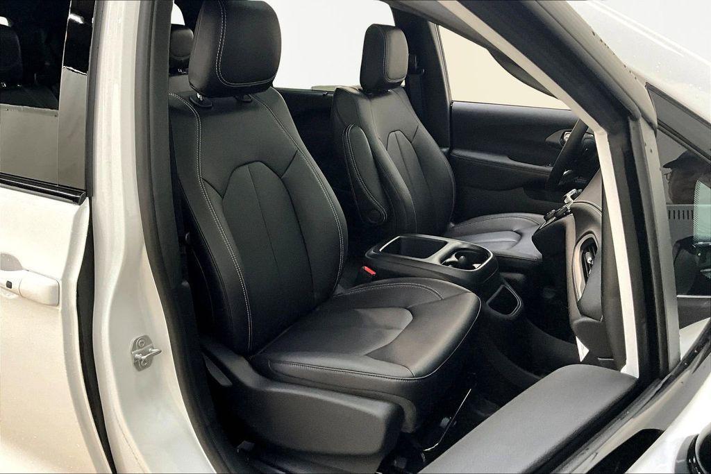 new 2026 Chrysler Pacifica car, priced at $44,055