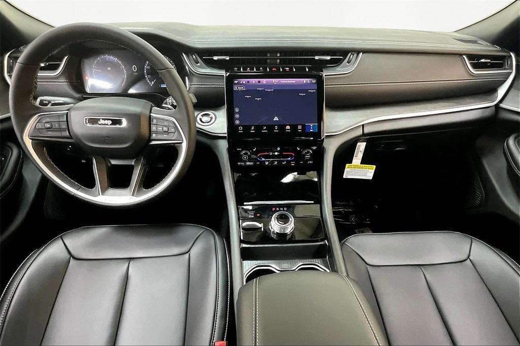 new 2025 Jeep Grand Cherokee car, priced at $42,625