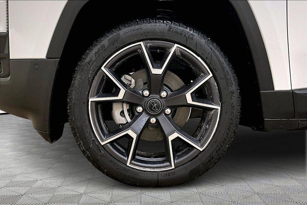 new 2026 Jeep Cherokee car, priced at $45,840