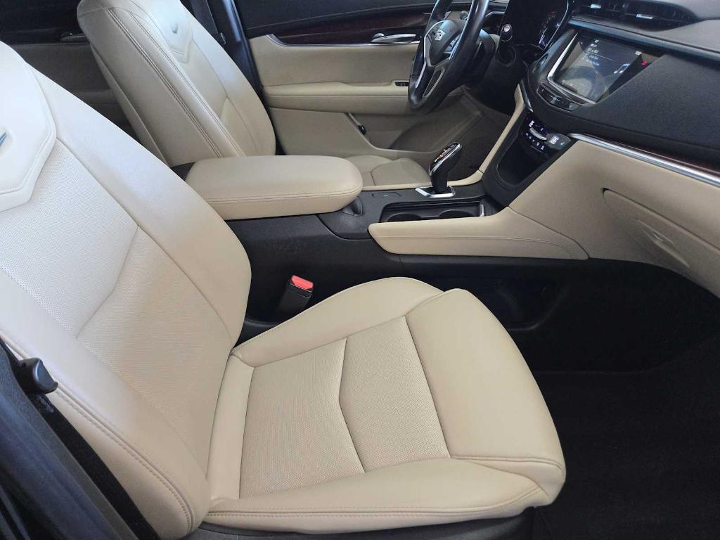 used 2018 Cadillac XT5 car, priced at $19,977