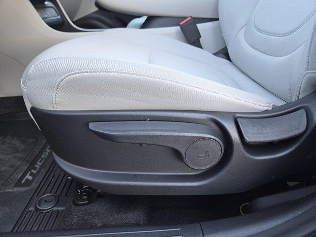 new 2026 Hyundai TUCSON Hybrid car, priced at $33,991