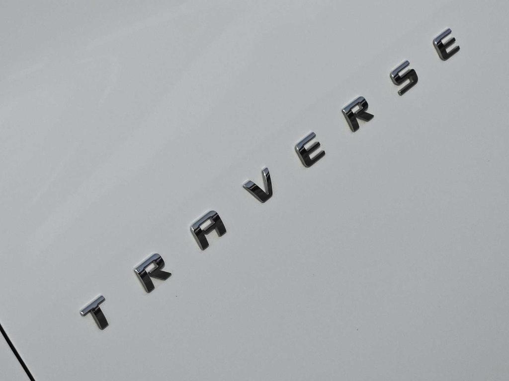 used 2023 Chevrolet Traverse car, priced at $32,677
