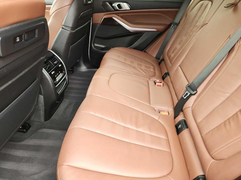 BMW X5 view 32