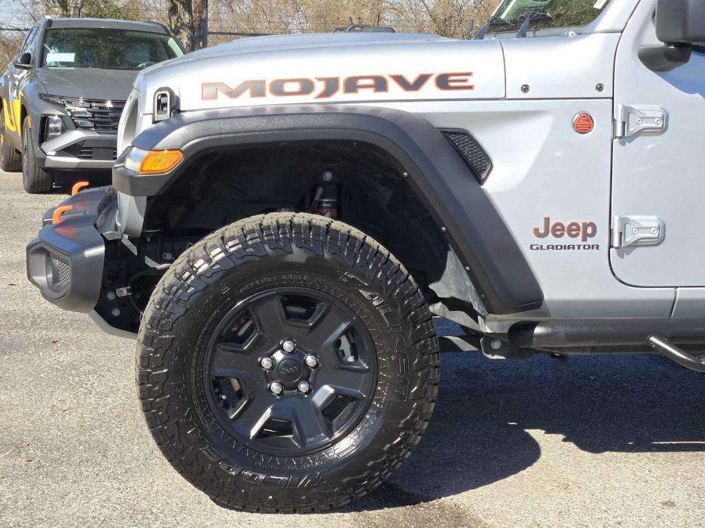 used 2022 Jeep Gladiator car, priced at $39,977