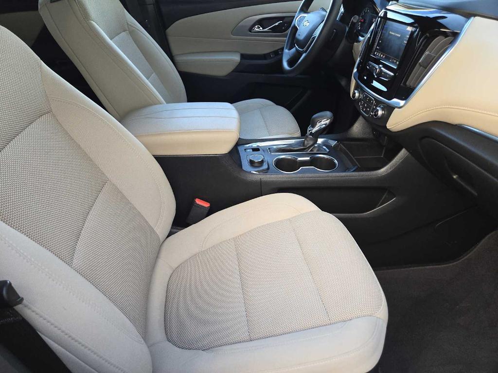 used 2022 Chevrolet Traverse car, priced at $18,977
