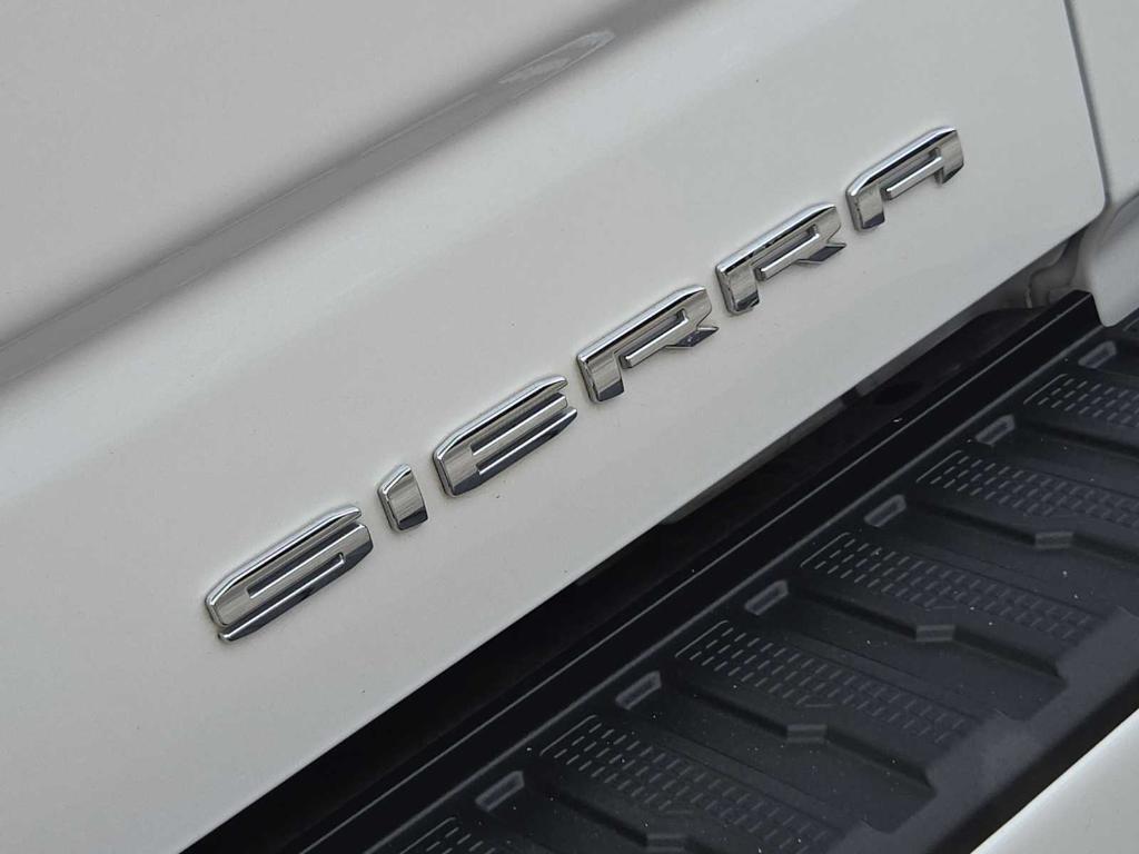 used 2022 GMC Sierra 1500 car, priced at $46,977