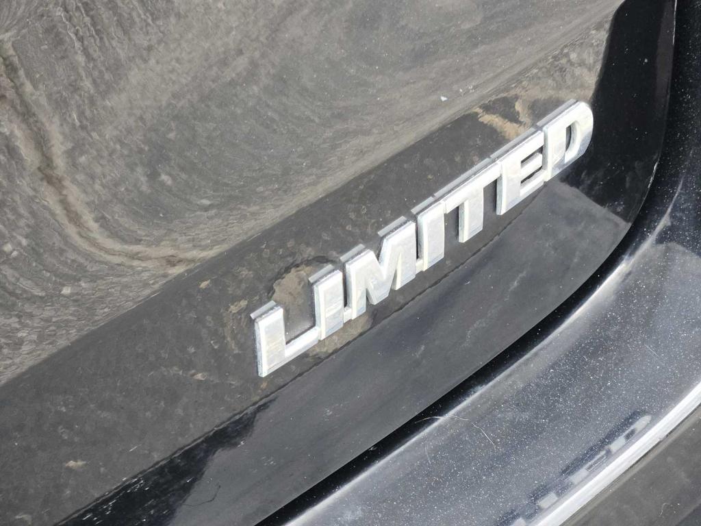 used 2015 Toyota Highlander car, priced at $15,977