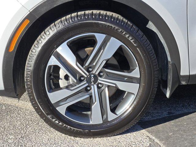 used 2023 Kia Sorento Hybrid car, priced at $24,977