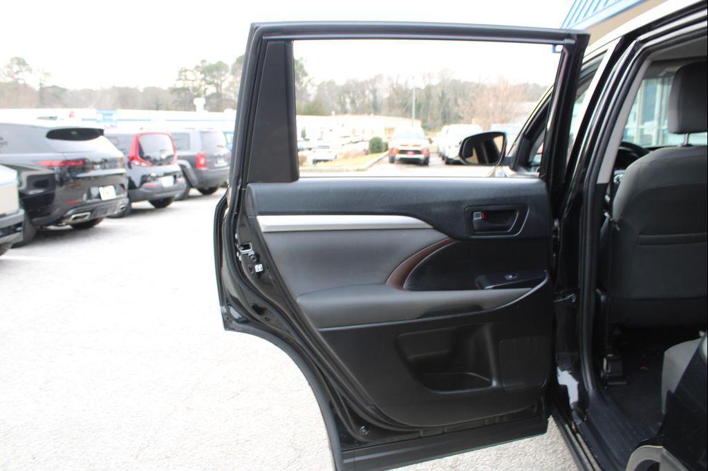 used 2019 Toyota Highlander car, priced at $16,999