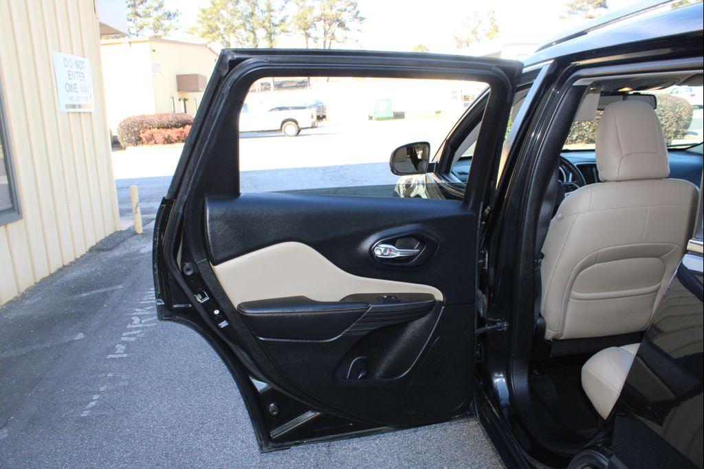 used 2015 Jeep Cherokee car, priced at $7,999