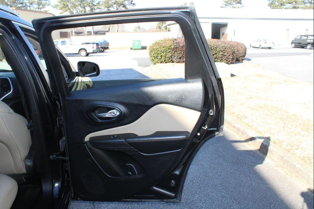 used 2015 Jeep Cherokee car, priced at $7,999