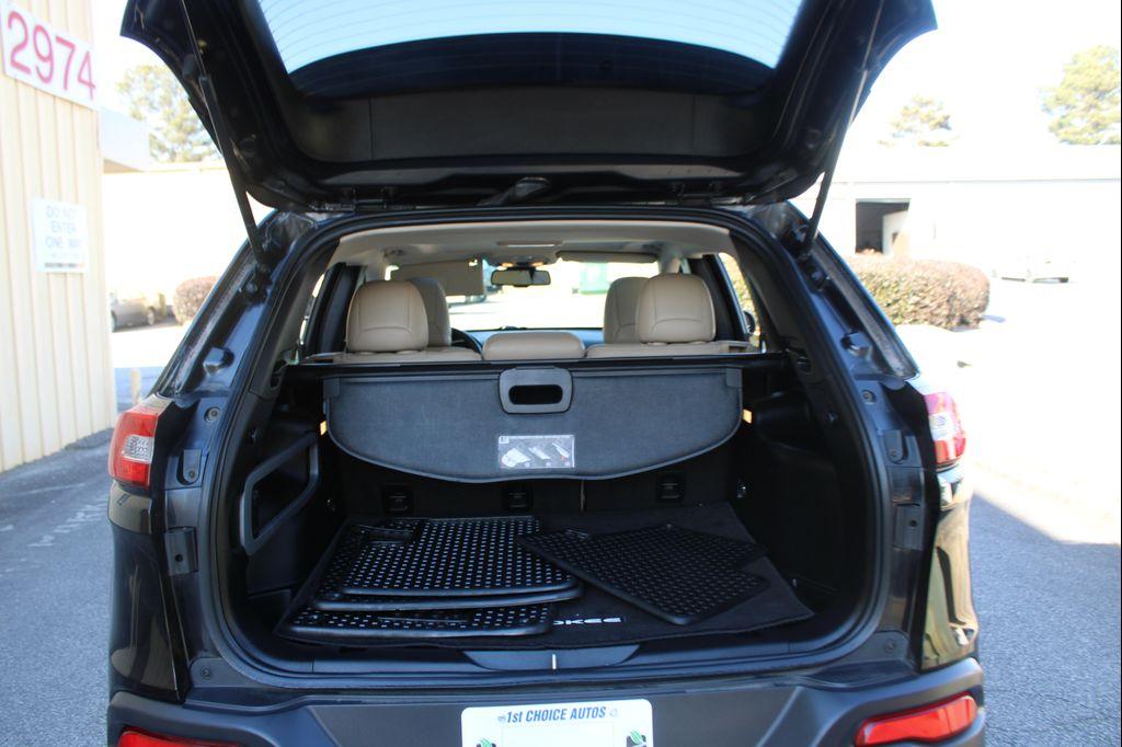 used 2015 Jeep Cherokee car, priced at $7,999