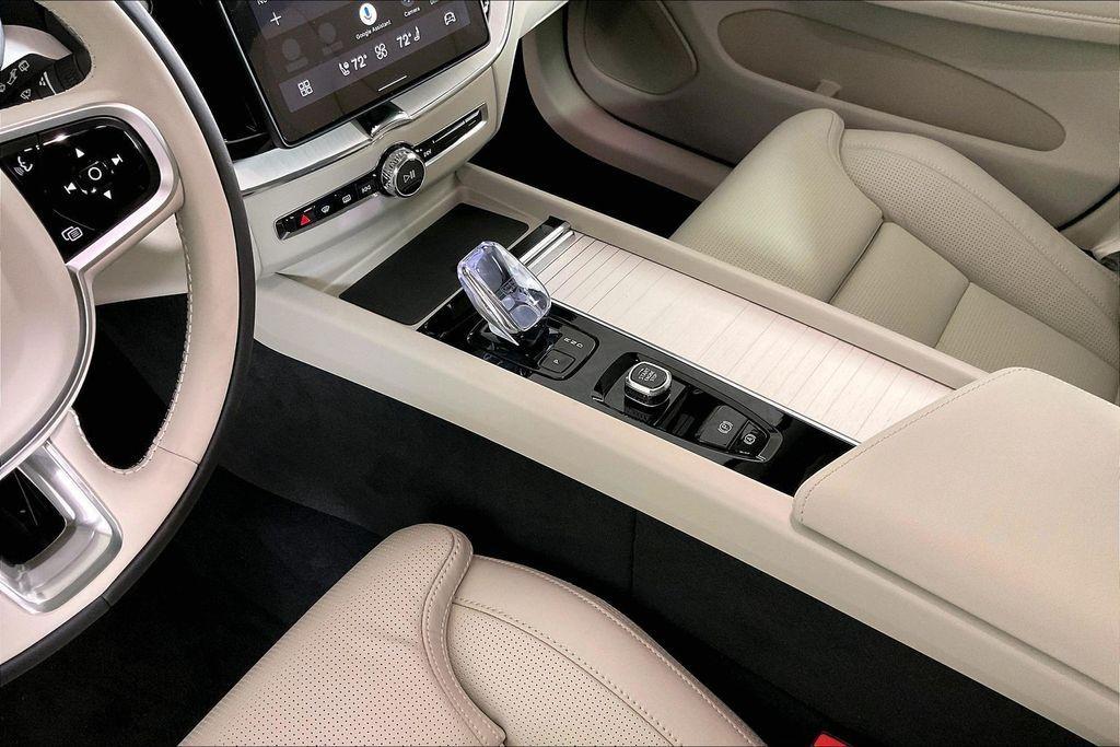 new 2026 Volvo XC60 Plug-In Hybrid car