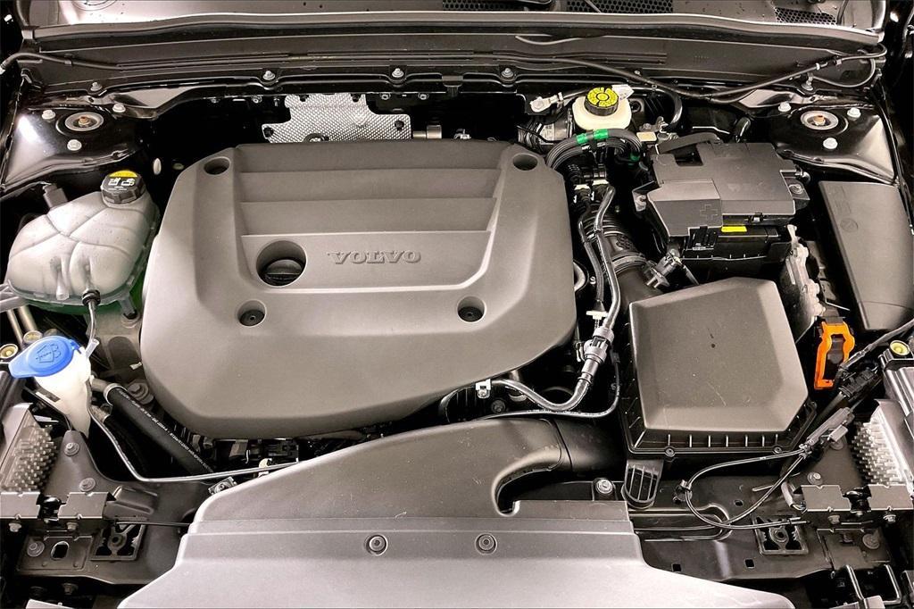 new 2025 Volvo XC40 car