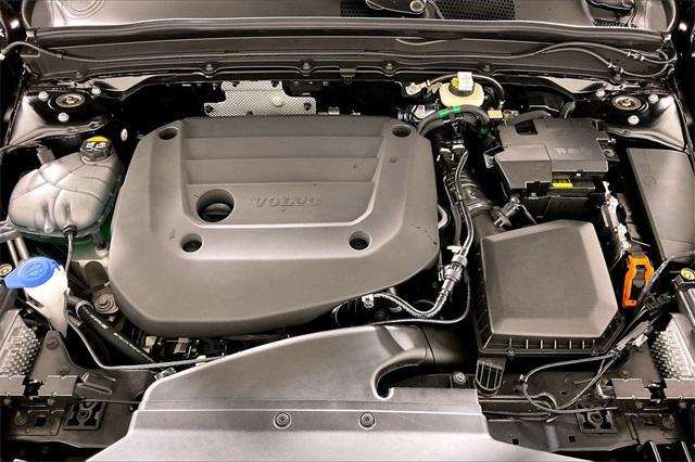 new 2025 Volvo XC40 car