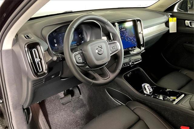 new 2025 Volvo XC40 car