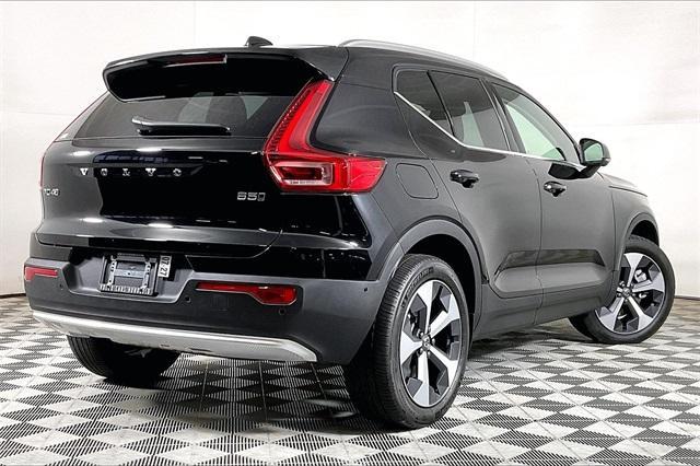 new 2025 Volvo XC40 car