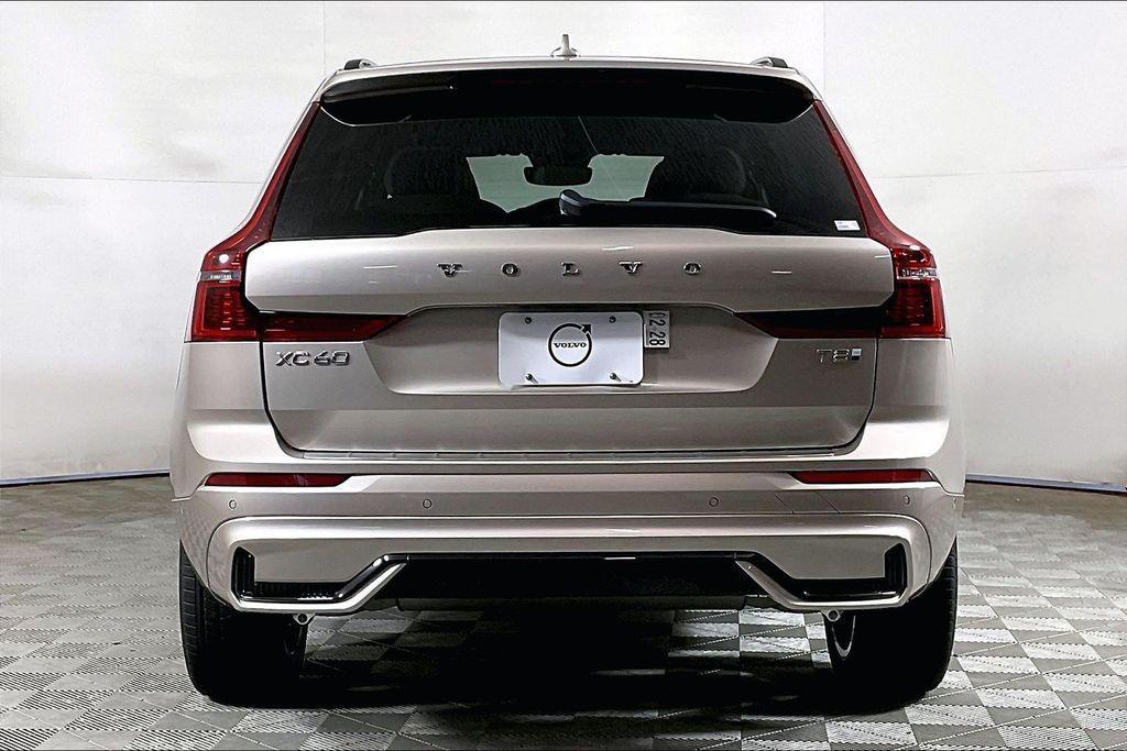 new 2026 Volvo XC60 Plug-In Hybrid car
