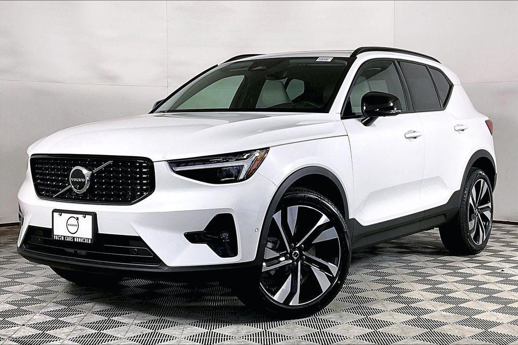new 2026 Volvo XC40 car