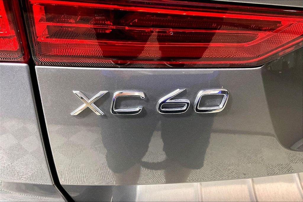 used 2021 Volvo XC60 car, priced at $27,888