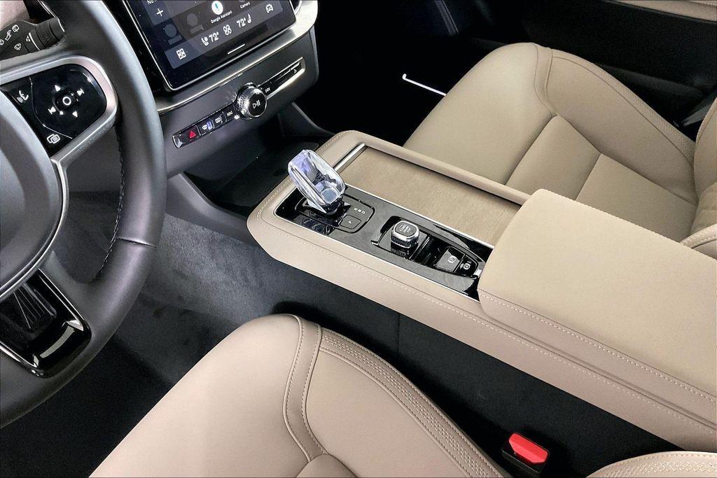 new 2026 Volvo XC90 Plug-In Hybrid car