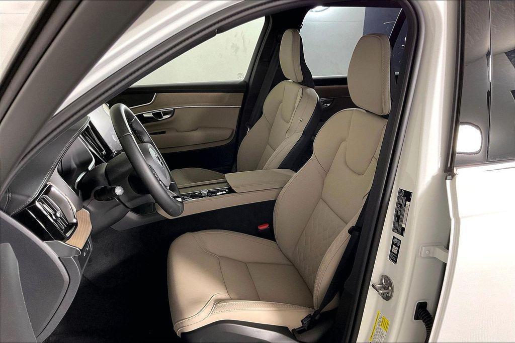 new 2026 Volvo XC90 Plug-In Hybrid car