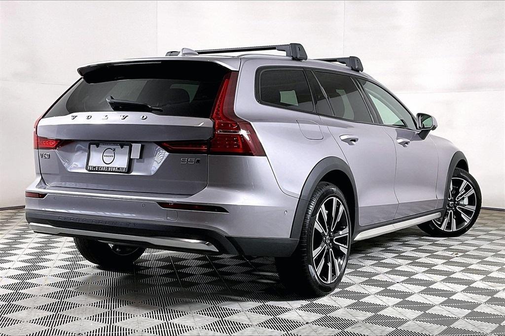 new 2026 Volvo V60 Cross Country car