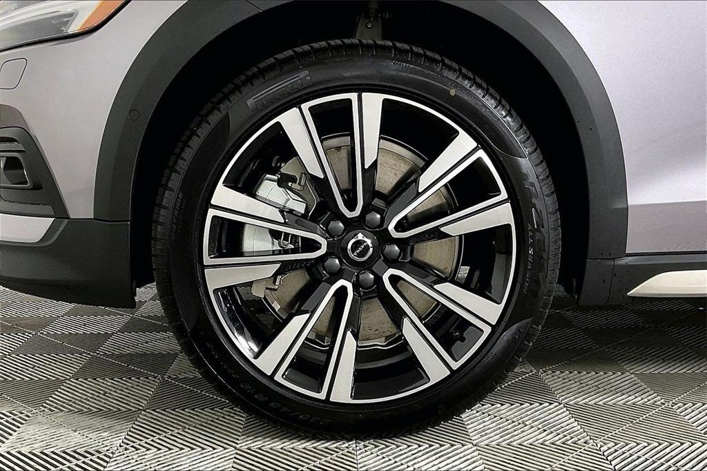 new 2026 Volvo V60 Cross Country car