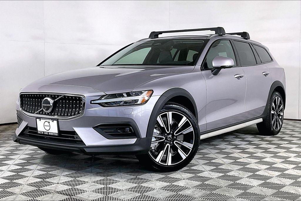 new 2026 Volvo V60 Cross Country car
