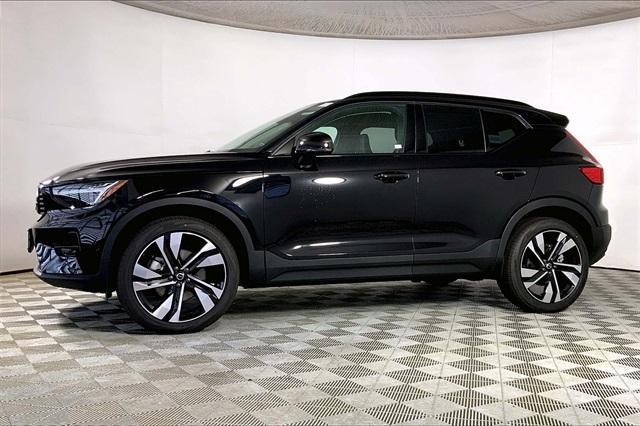 new 2025 Volvo XC40 car