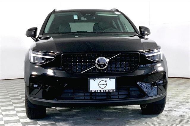 new 2025 Volvo XC40 car