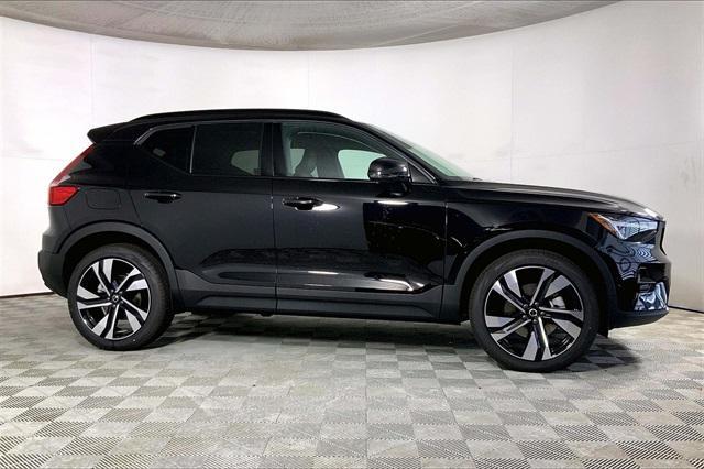 new 2025 Volvo XC40 car