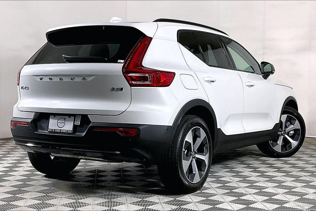 new 2026 Volvo XC40 car