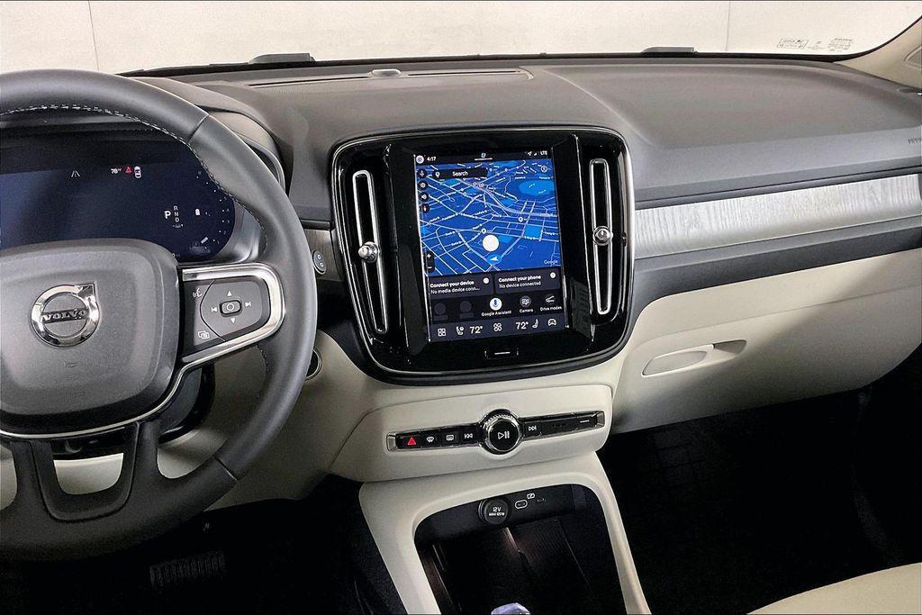 new 2026 Volvo XC40 car