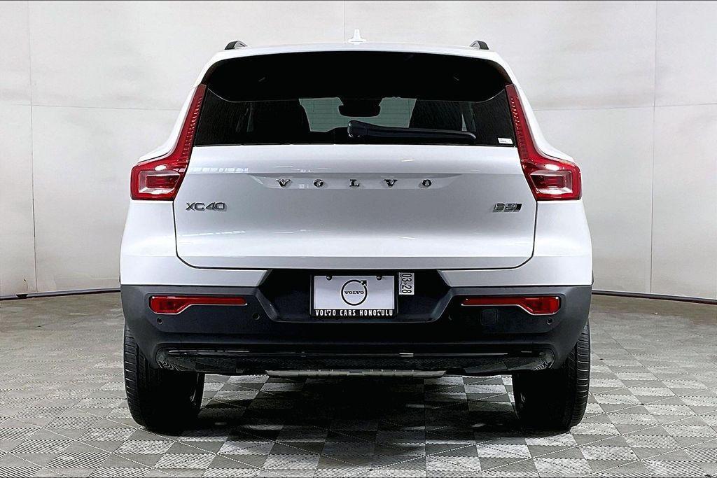 new 2026 Volvo XC40 car