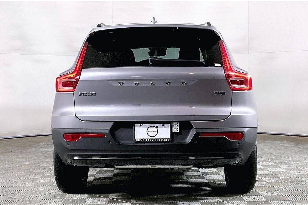 new 2026 Volvo XC40 car