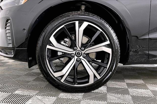 new 2025 Volvo XC60 car