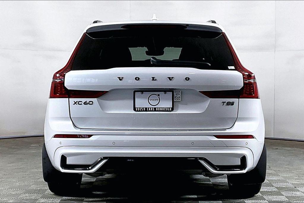 new 2026 Volvo XC60 Plug-In Hybrid car