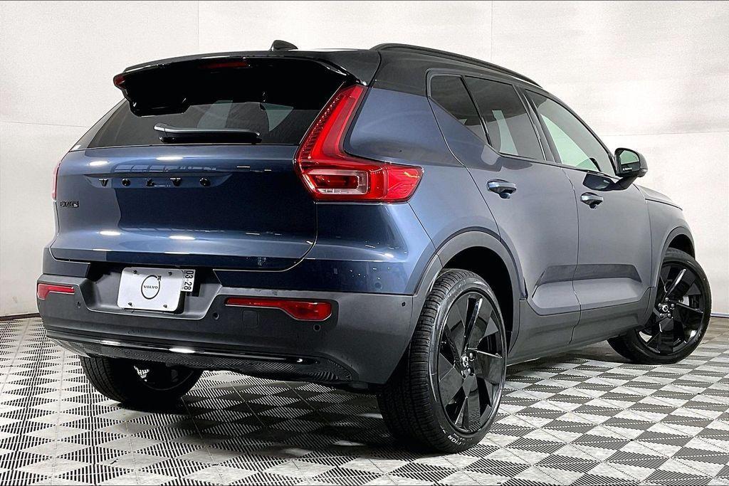 new 2026 Volvo EX40 car