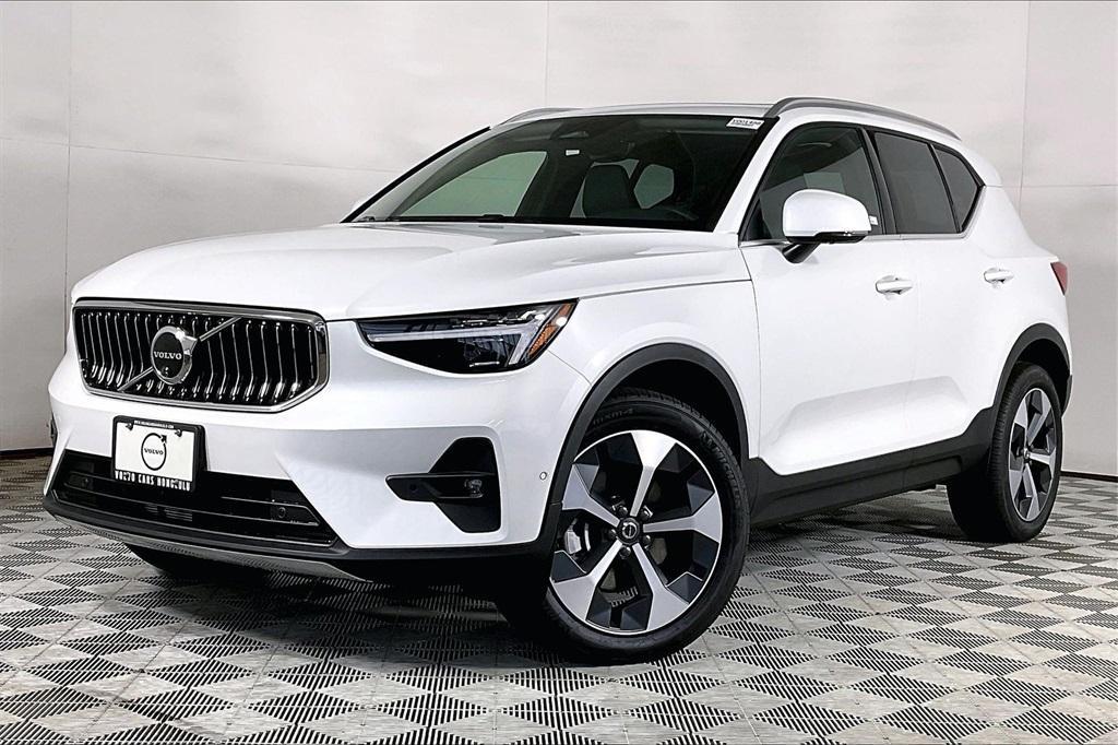 new 2025 Volvo XC40 car