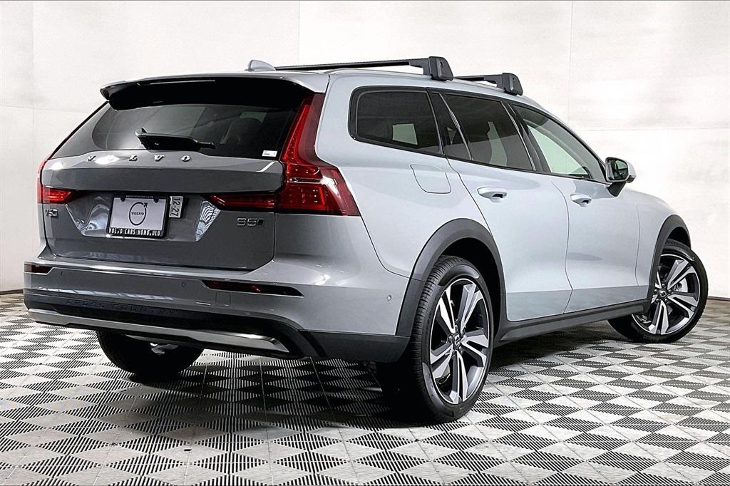 new 2026 Volvo V60 Cross Country car
