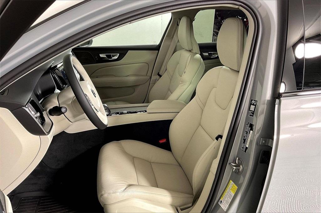 new 2026 Volvo V60 Cross Country car